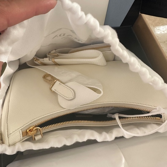 Prada Re-Edition 2005 Saffiano leather bag - Picture 3 of 8